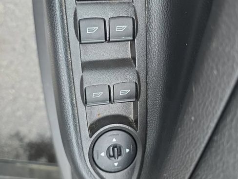 Used 2018 Ford Escape SE w/ SE Sync 3 Package AWD/4WD image 13