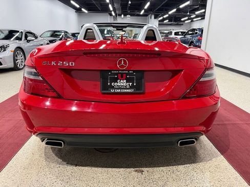 Used 2012 Mercedes-Benz SLK 250 image 16
