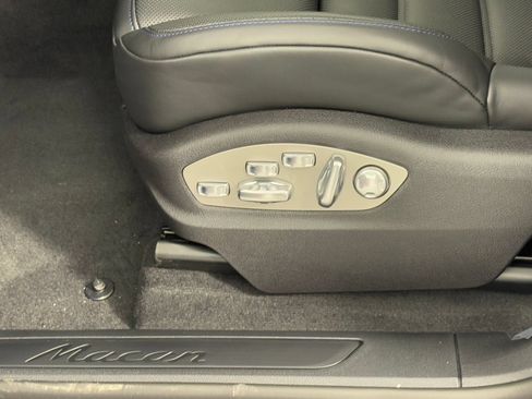 Certified 2026 Porsche Macan AWD/4WD image 15