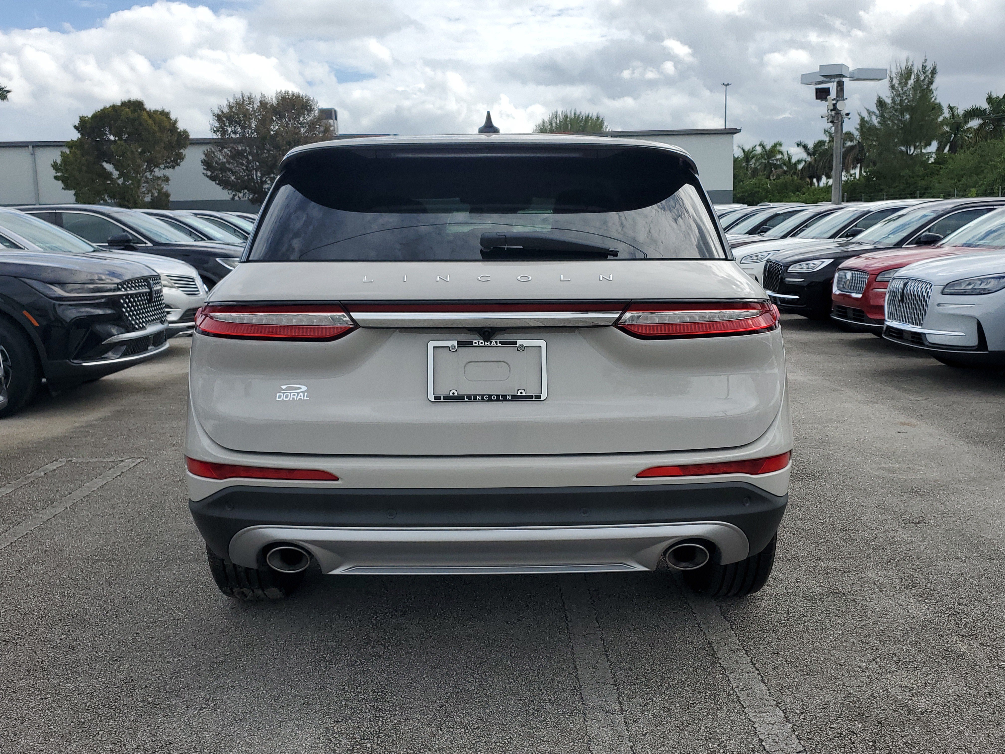 Used 2024 Lincoln Corsair FWD image 5