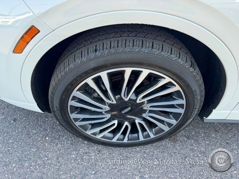 Used 2022 Lincoln Corsair AWD w/ Premium Package image 11