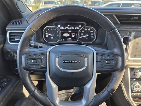 Used 2021 GMC Yukon Denali w/ Denali Premium Package image 5