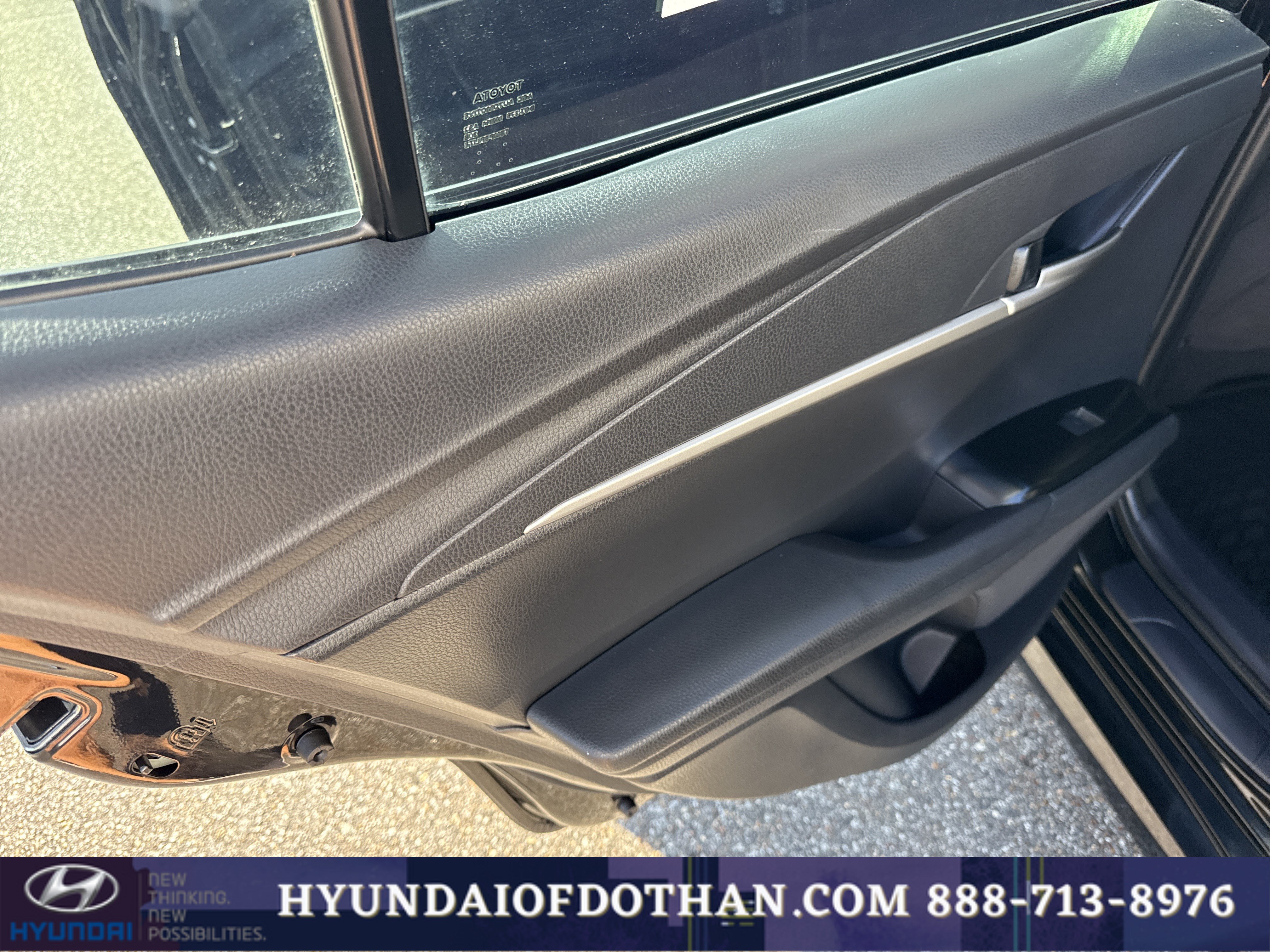 Used 2025 Toyota Camry LE w/ Convenience Package FWD image 11