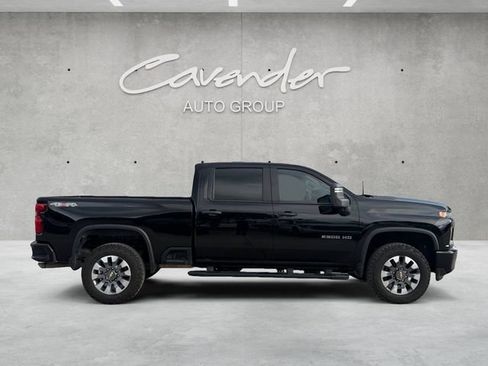 Used 2022 Chevrolet Silverado 2500 Custom w/ Custom Value Package AWD/4WD image 17
