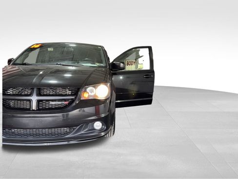 Used 2016 Dodge Grand Caravan R/T FWD image 23