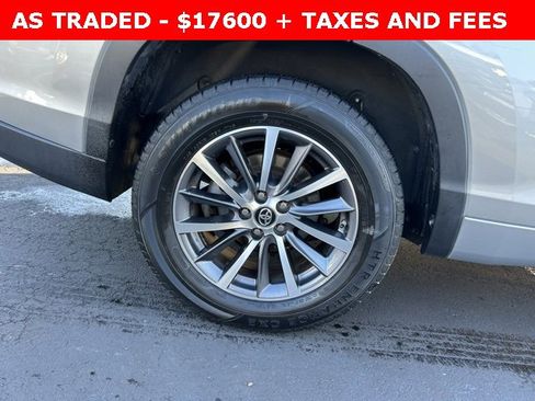 Used 2018 Toyota Highlander XLE image 7
