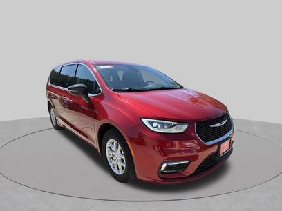 Used 2024 Chrysler Pacifica Touring-L