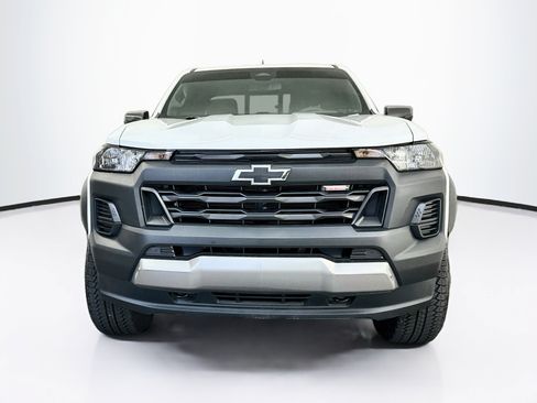 Used 2025 Chevrolet Colorado Trail Boss AWD/4WD image 2