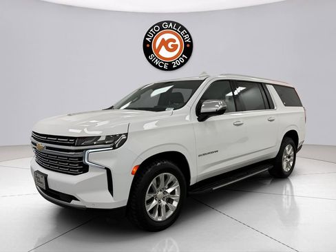 Used 2023 Chevrolet Suburban Premier AWD/4WD image 3