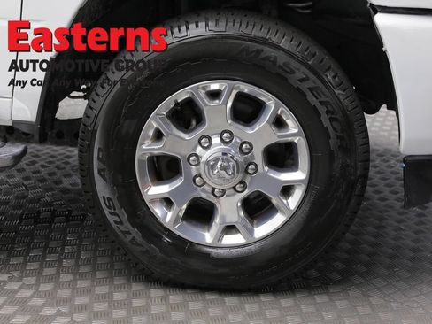 Used 2024 RAM 2500 Laramie AWD/4WD image 32
