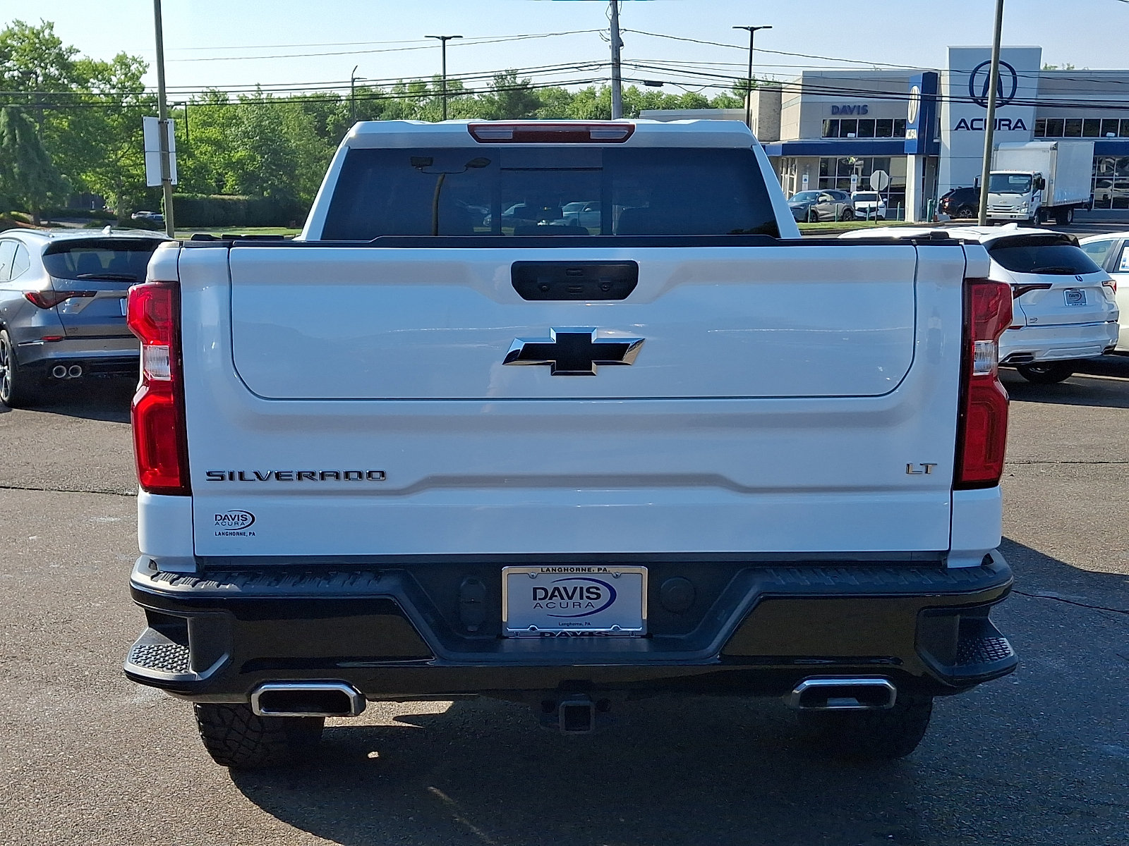 Used 2025 Chevrolet Silverado 1500 LT Trail Boss w/ Convenience Package II AWD/4WD image 5