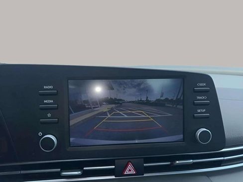 Used 2023 Hyundai Elantra SEL image 15