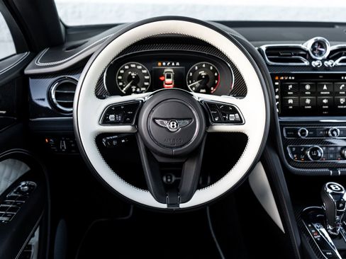 Used 2023 Bentley Bentayga Speed image 32