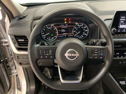 Used 2024 Nissan Rogue SV image 12