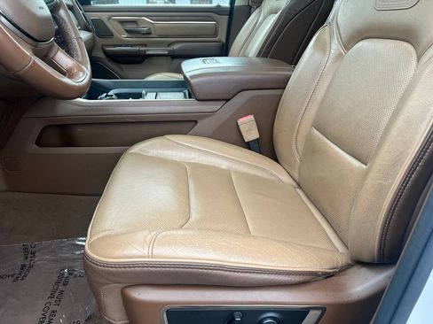 Used 2019 RAM 1500 Laramie Longhorn AWD/4WD image 12