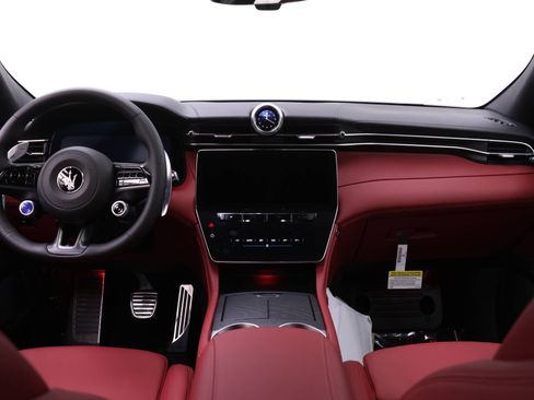 New 2026 Maserati Grecale Modena image 8