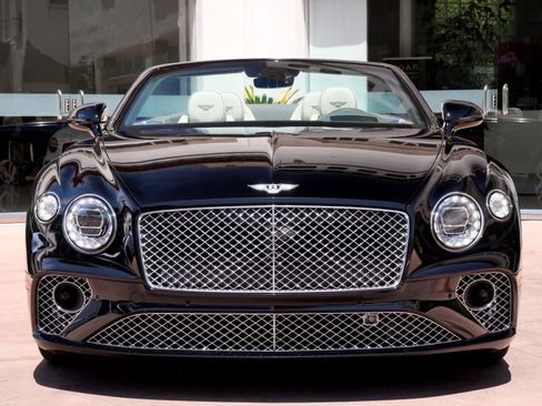 Used 2023 Bentley Continental GT Azure AWD/4WD image 9