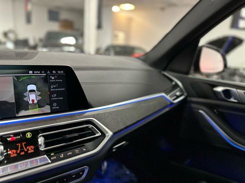 Used 2022 BMW X5 xDrive40i w/ M Sport Package image 29