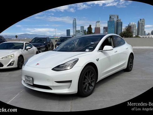 Used 2020 Tesla Model 3 Standard Range RWD image 1