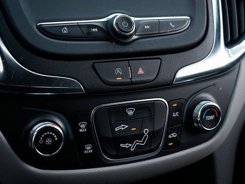 Used 2024 Chevrolet Equinox LS w/ LS Convenience Package image 28