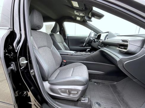 Used 2024 Toyota Crown AWD/4WD image 16