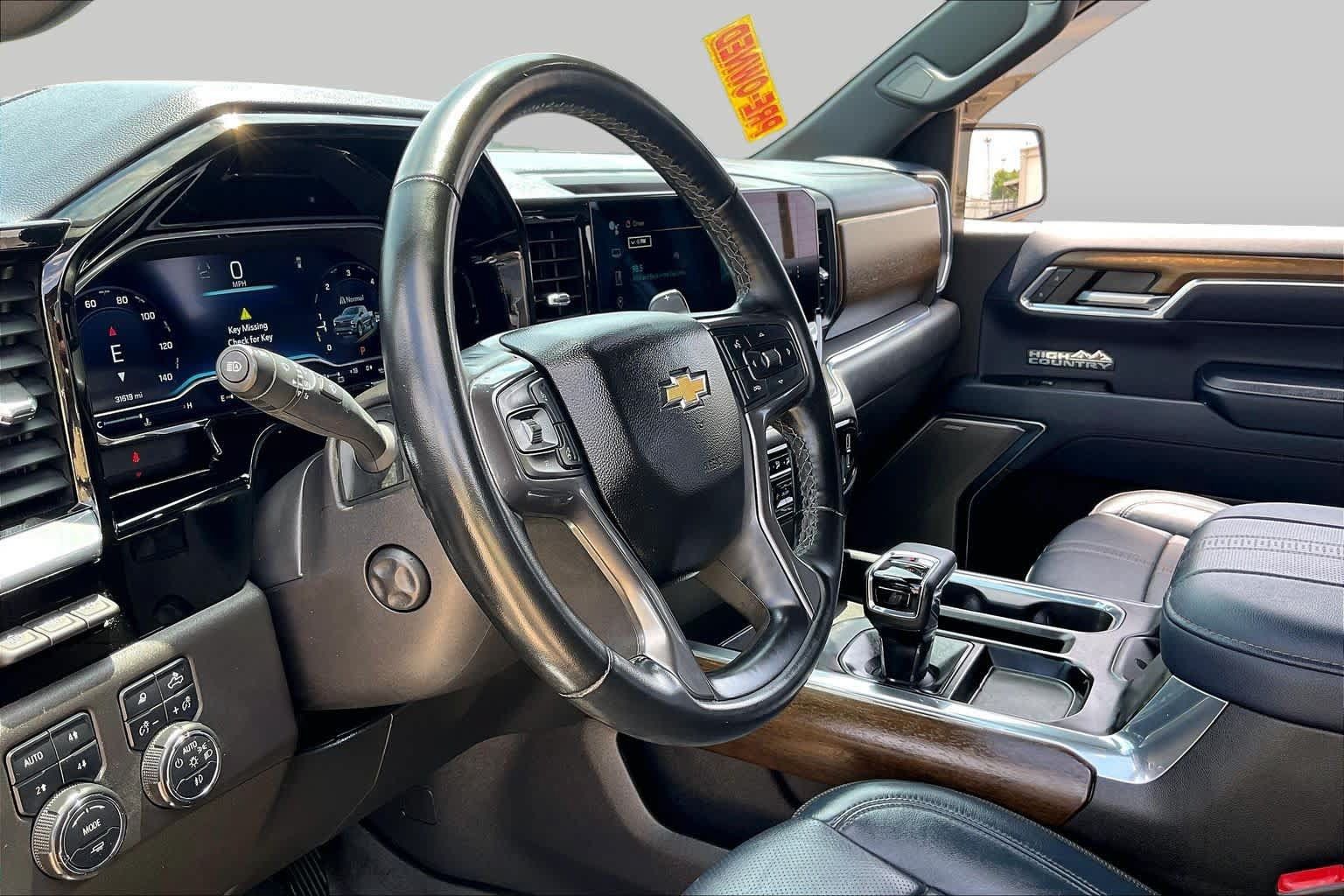 Used 2023 Chevrolet Silverado 1500 High Country w/ High Country Premium Package AWD/4WD image 29