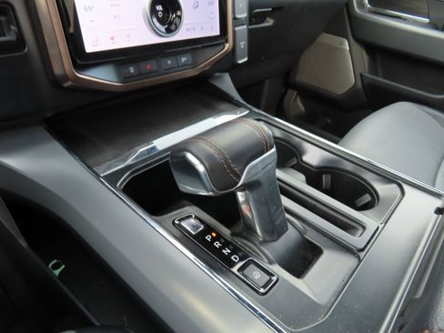 Used 2024 Ford F150 Lightning Lariat image 32