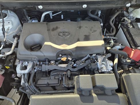 Used 2022 Toyota RAV4 XLE Premium image 34