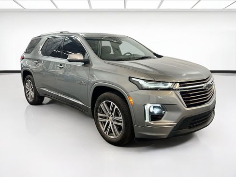Used 2023 Chevrolet Traverse High Country image 3