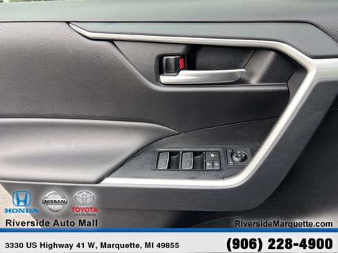 Used 2025 Toyota RAV4 XLE AWD/4WD image 23
