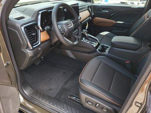 New 2025 GMC Canyon AT4 w/ Nightfall Edition image 12