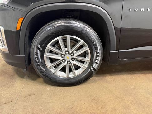 Used 2023 Chevrolet Traverse LT image 89