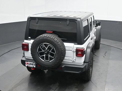 Used 2025 Jeep Wrangler Unlimited Rubicon AWD/4WD image 30