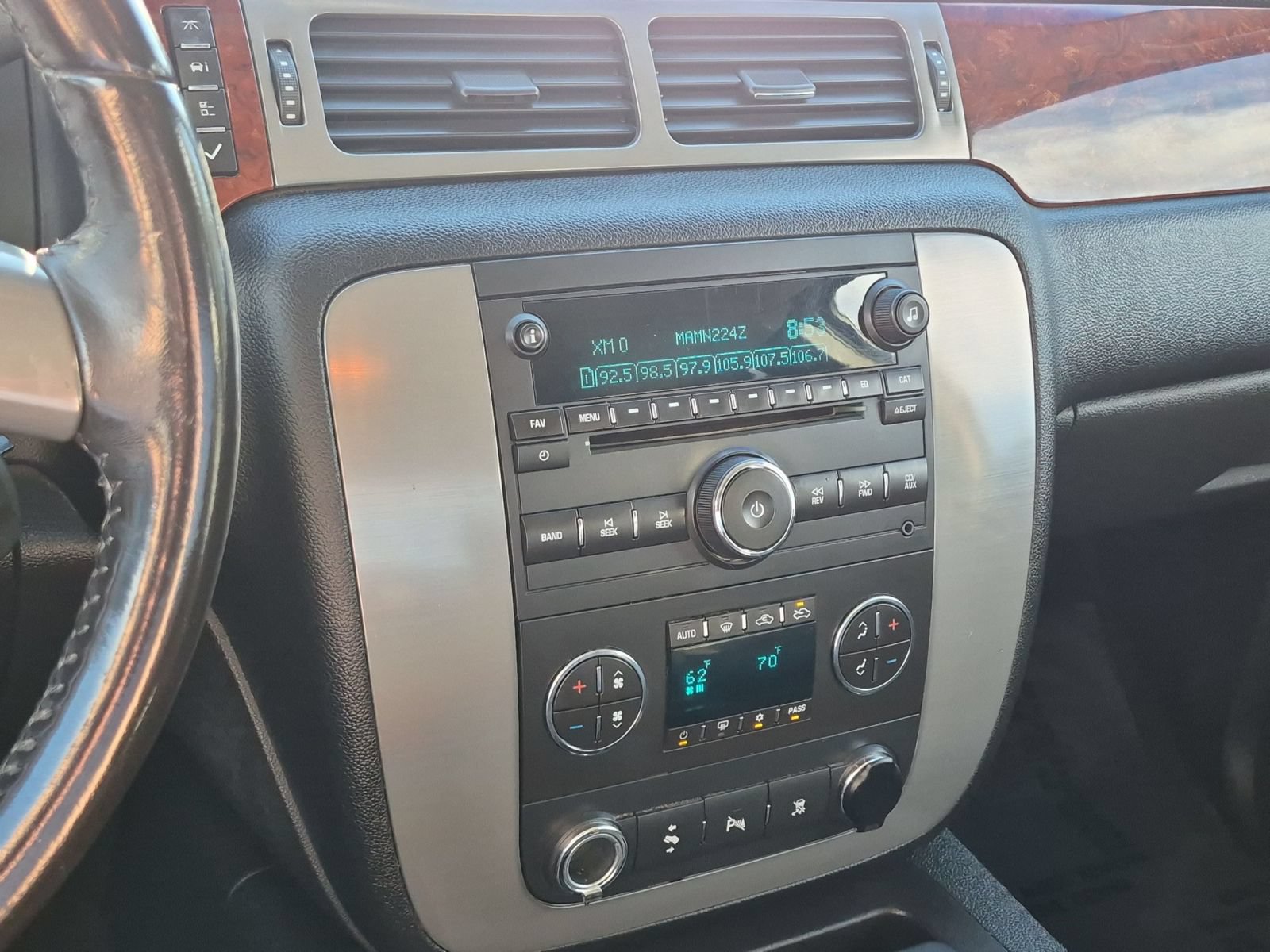 Used 2009 GMC Sierra 1500 SLT w/ SLT Convenience Package AWD/4WD image 23
