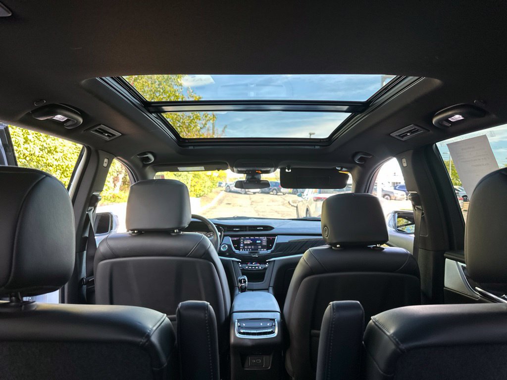 Used 2025 Cadillac XT6 Premium Luxury w/ LPO, Floor Liner Package AWD/4WD image 40