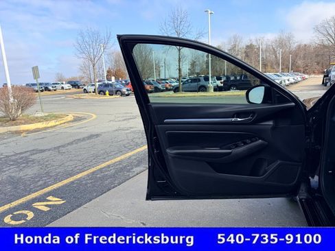 Used 2024 Nissan Altima 2.5 SR w/ SR Premium Package image 15