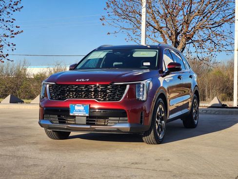 Used 2025 Kia Sorento S w/ Panoramic Sunroof Package image 3