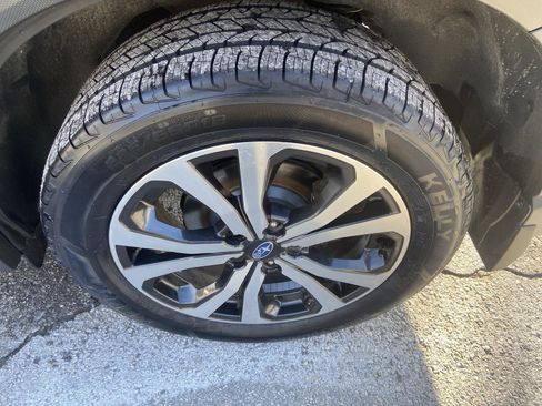 Used 2020 Subaru Forester Limited image 10