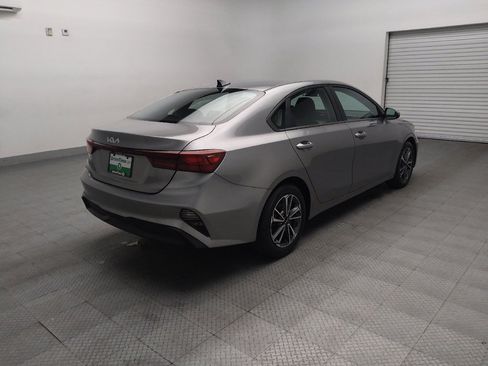 Used 2022 Kia Forte LXS FWD image 9