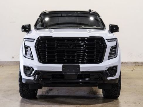Used 2026 GMC Yukon XL Denali w/ Denali Reserve Package image 2