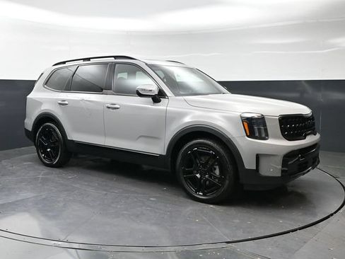 Used 2025 Kia Telluride EX X-Line AWD/4WD image 3