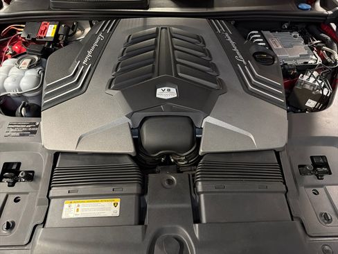 Used 2020 Lamborghini Urus image 24