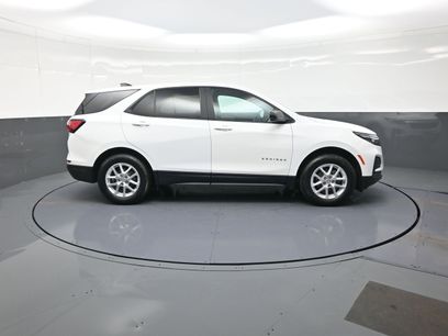 Used 2022 Chevrolet Equinox LS w/ LS Convenience Package