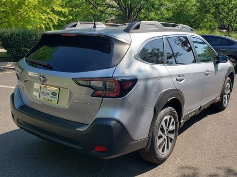 Used 2025 Subaru Outback Premium w/ Popular Package #1A image 3