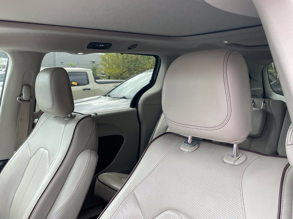 Used 2020 Chrysler Pacifica Limited FWD image 8