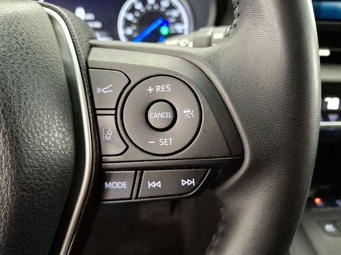 Certified 2023 Toyota Venza LE image 18