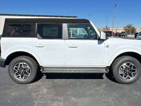 New 2025 Ford Bronco Outer Banks image 2