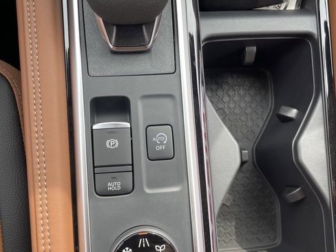 New 2025 Nissan Pathfinder Platinum image 29