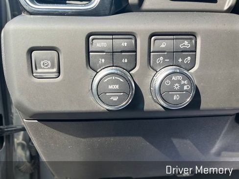 Used 2024 GMC Sierra 2500 Denali w/ Denali Reserve Package AWD/4WD image 25