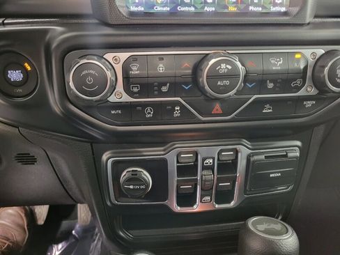 Used 2022 Jeep Wrangler Unlimited Sport w/ Sun And Sound Package AWD/4WD image 46